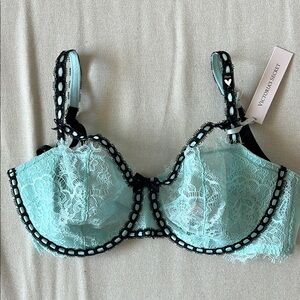 NWT Victoria's Secret Wicked Unlined Bra